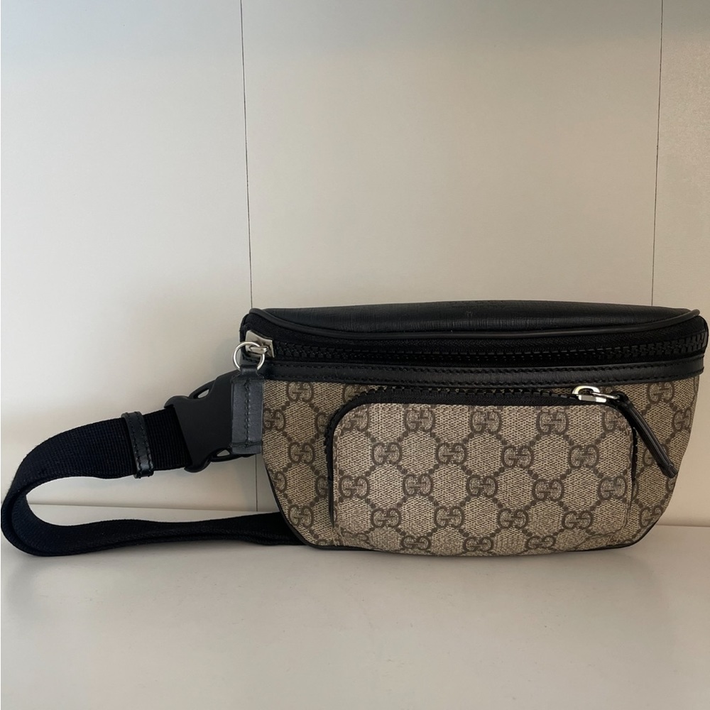 AUTHENTIC monogram supreme Gucci belt bag